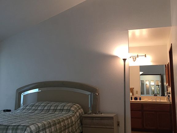 5th image of 1122 Claycomb Ct