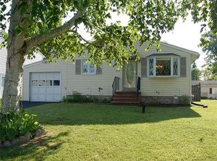 6437 Curwood Dr, East Syracuse, NY 13057