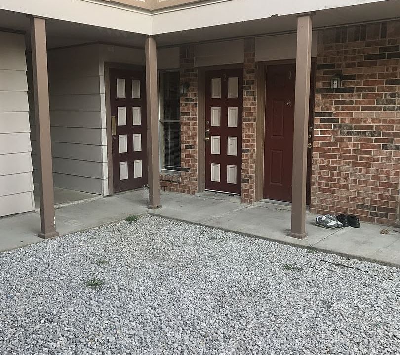 1st image of 108 Pebble Creek Dr APT 2