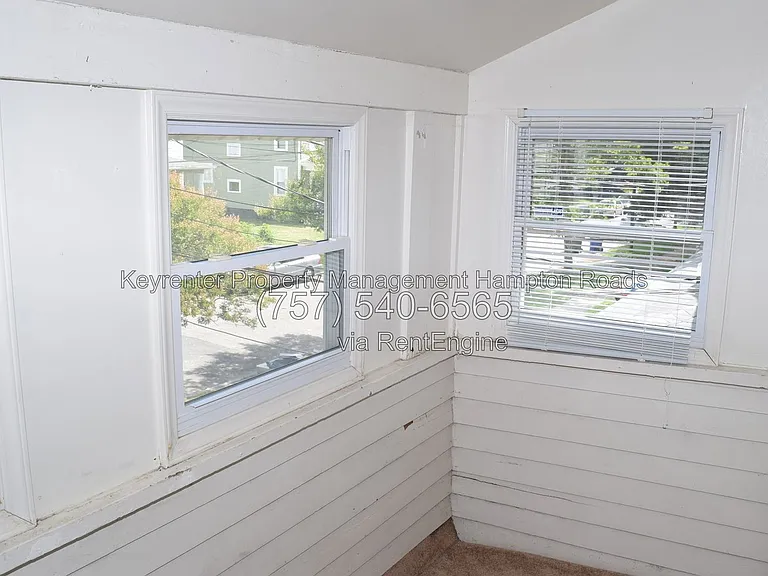 857 W 41st St — Photo 35