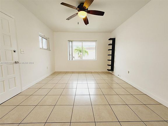3rd image of 1203 Marseille Dr APT 22