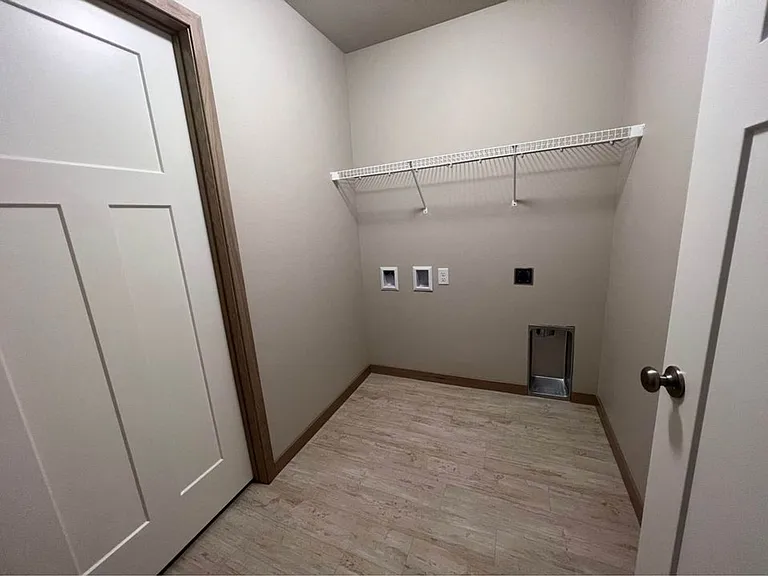 1512 Keystone Cir NE — Photo 6