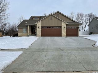 5722 Shiloh Ln NE, Cedar Rapids, IA 52411