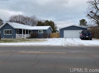 1422 Lincoln Ave, Marquette, MI 49855