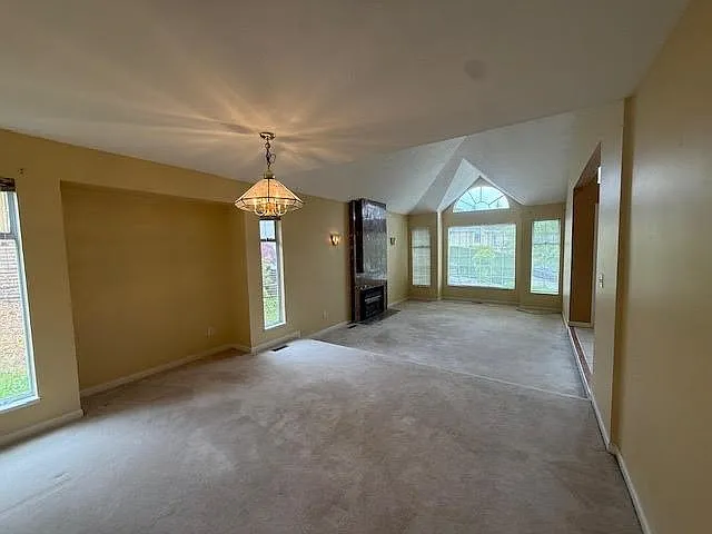 2 Christina Pl — Photo 3