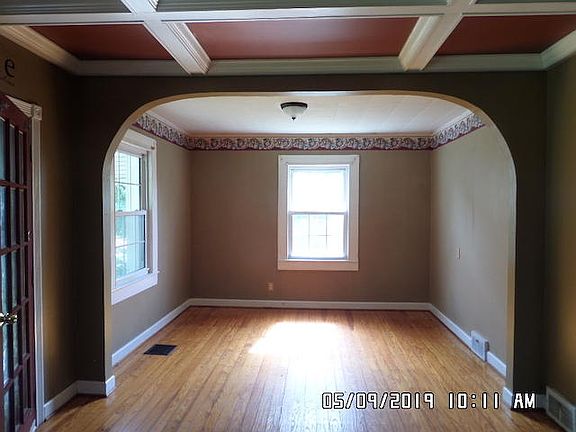 2nd image of 1010 Laurel St