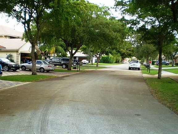 2nd image of 4904 NW 49th Ave