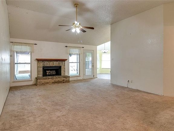 4th image of 2712 Clovermeadow Dr