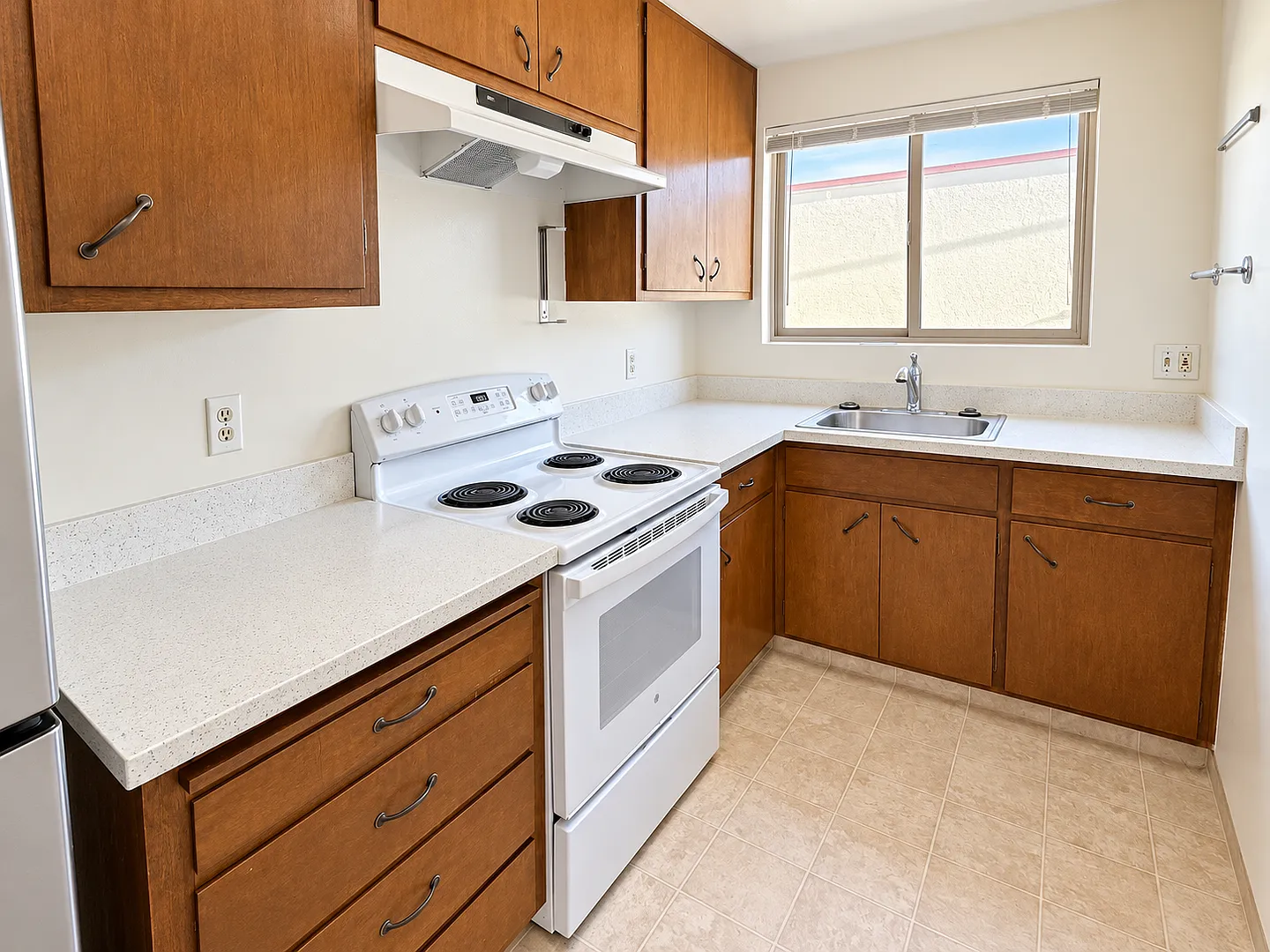 728 Adams St — Photo 4