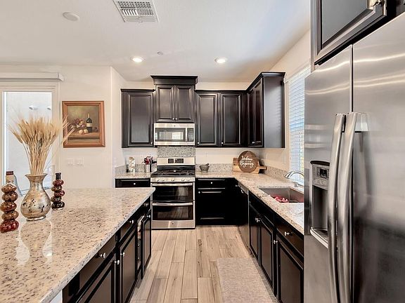 3rd image of 1136 Lavande Dr