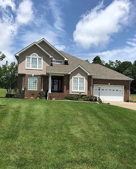 55 Saras Ln photo 1