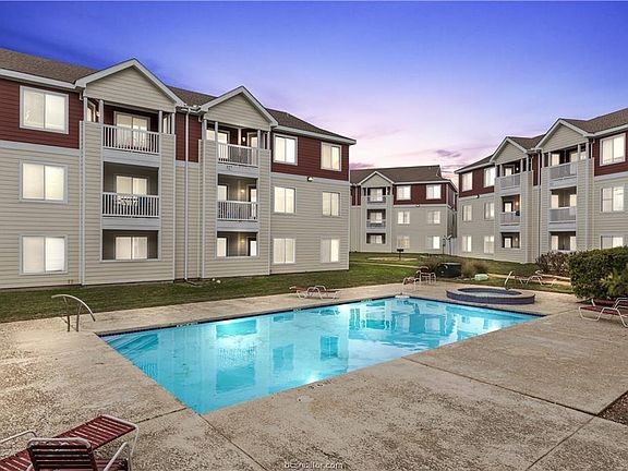 3rd image of 515 Southwest Pkwy APT 301