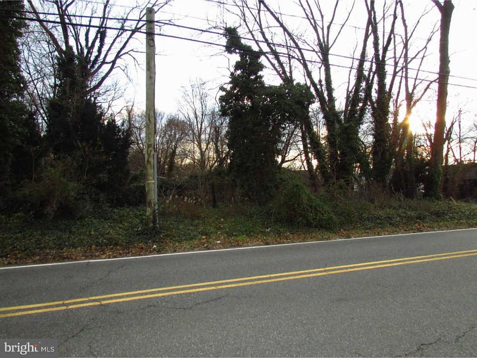 2nd image of 19 Cobblestone Ln