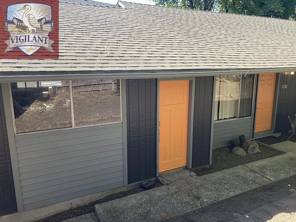 8815 SW Terwilliger Blvd