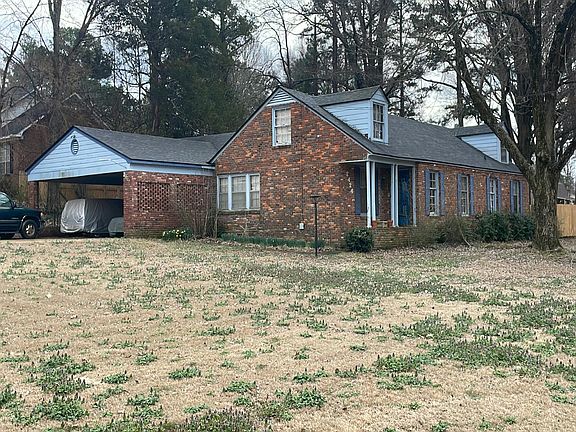 3rd image of 2424 Elmore Park Rd