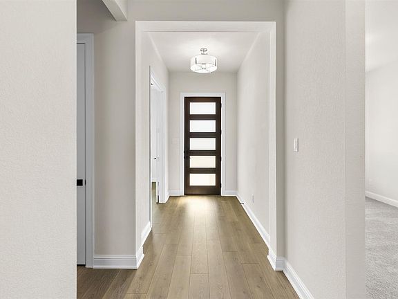 Deerfield II E foyer