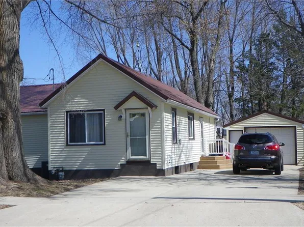 404 5th St, Grundy Center, IA 50638