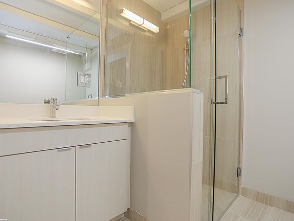 5th image of 4557 N Ravenswood Ave #1012