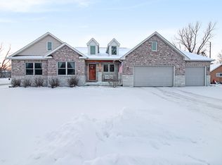 320 N Green St, Somonauk, IL 60552