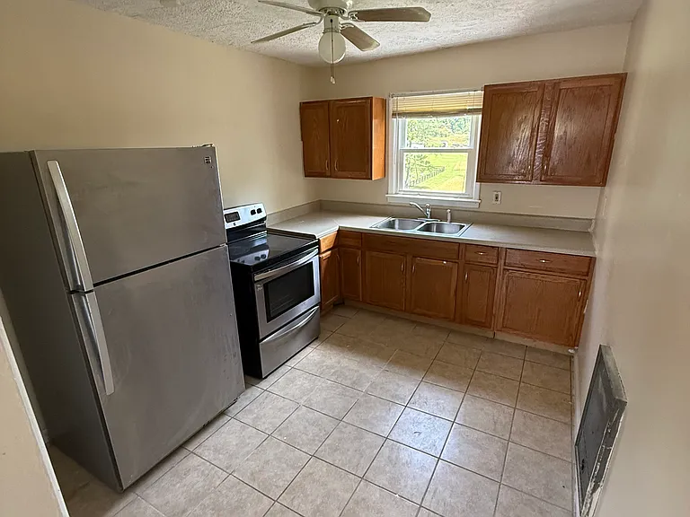 3411 W Walnut St #3 — Photo 1