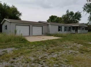 9525 N Hesston Rd, Hesston, KS 67062