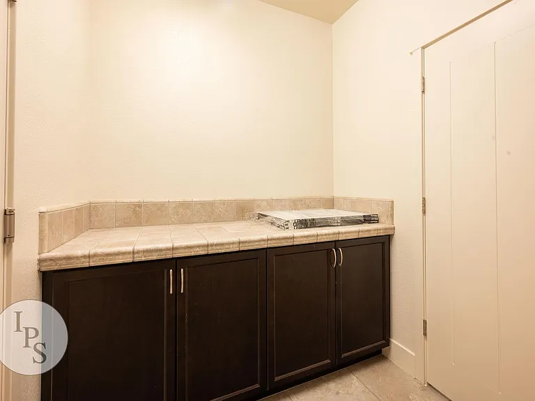 3245 Lexington Ave — Photo 24