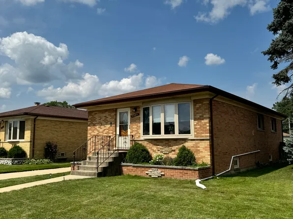 3844 Emerson Dr, Schiller Park, IL 60176