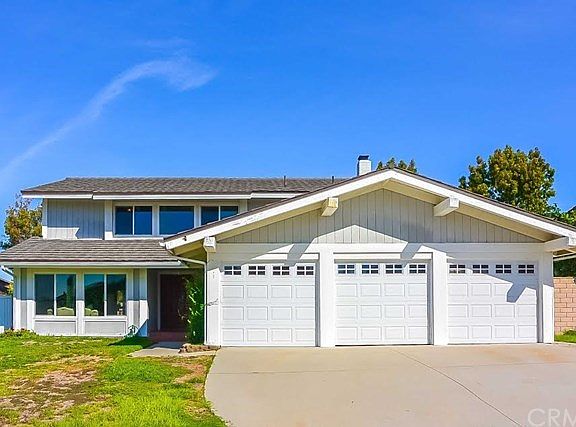 2nd image of 15863 Las Palmeras Ave