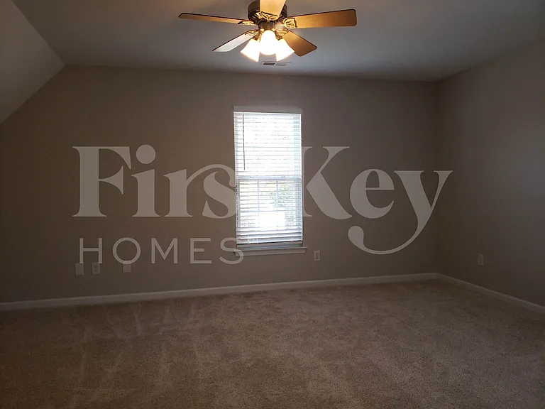 6632 Courtland St — Photo 9