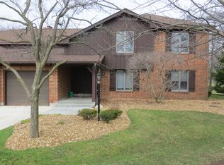 90 Golf View Ln APT C, Frankfort, IL