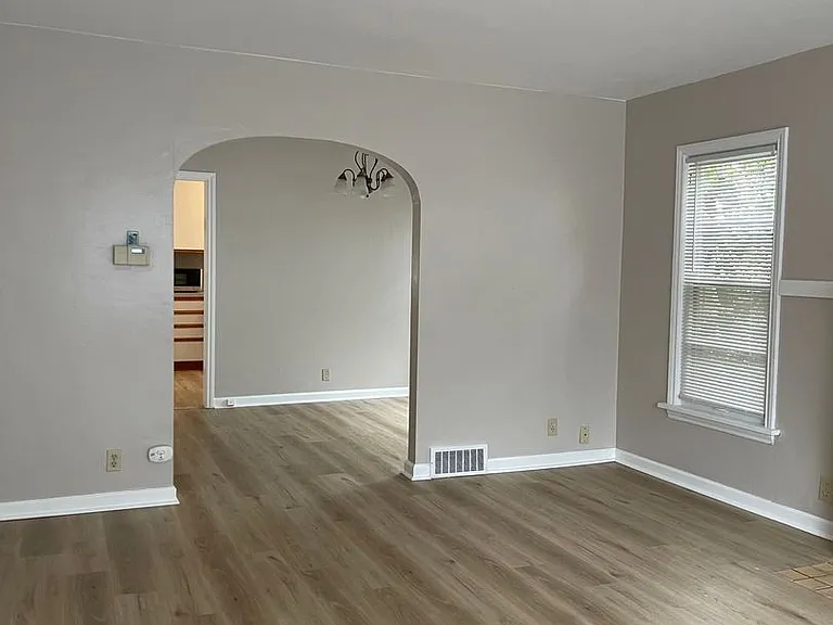 549 NE 89th St — Photo 10