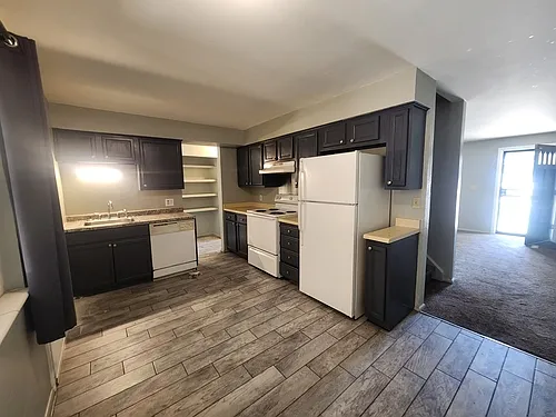723 Fraser St — Photo 5