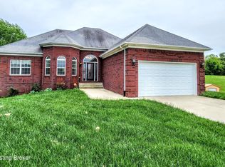 312 Castleton Ct, Vine Grove, KY 40175