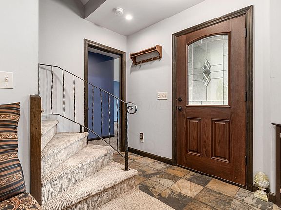 4th image of 766 Robinhood Dr