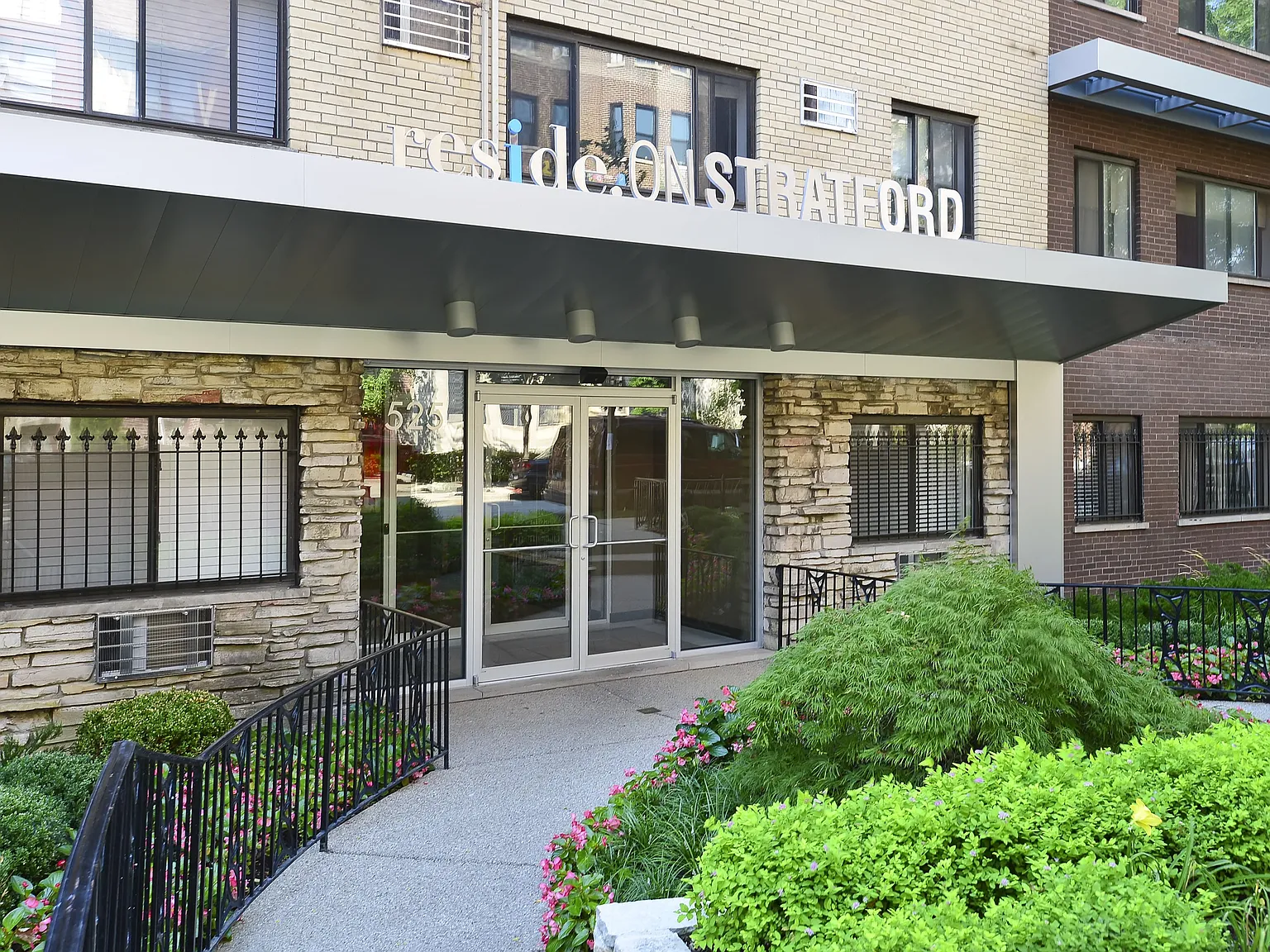 Reside on Stratford — Photo 2
