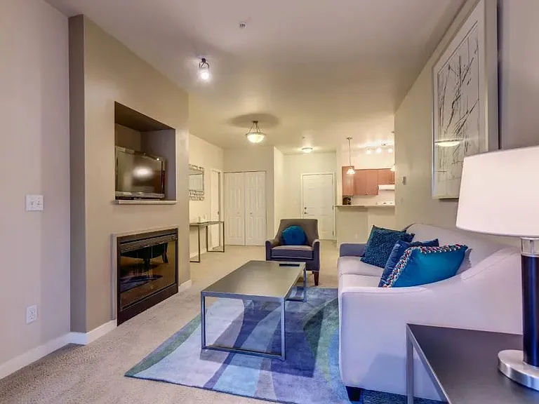 Avion Apartments — Photo 17