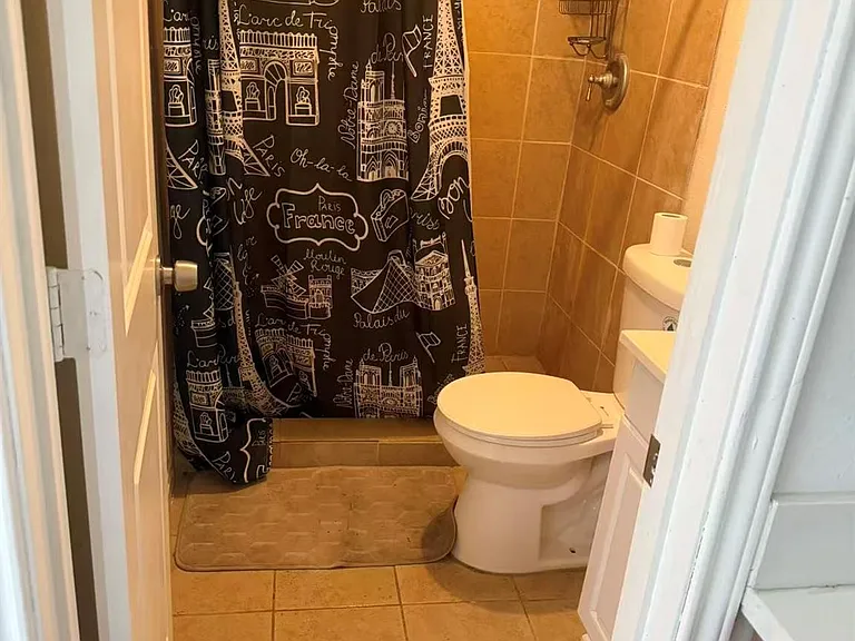 6131 Fenske Ln — Photo 8