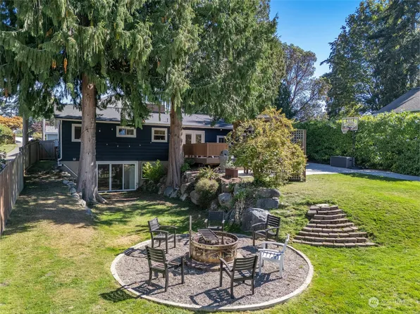 20313 Greenwood Avenue N, Shoreline, WA 98133