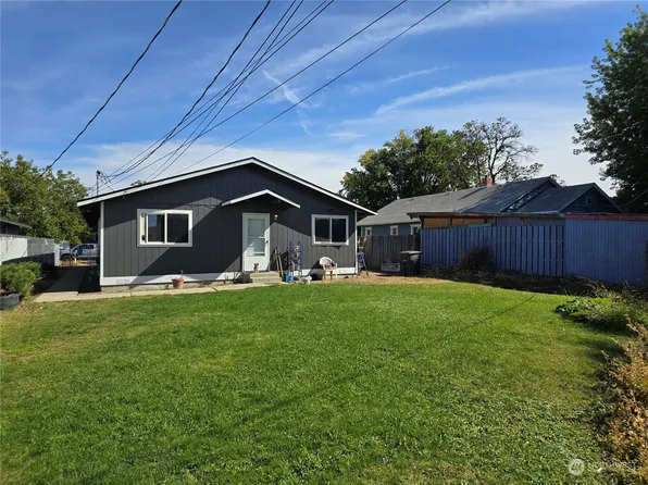 1216 S 7th Avenue, Yakima, WA 98902