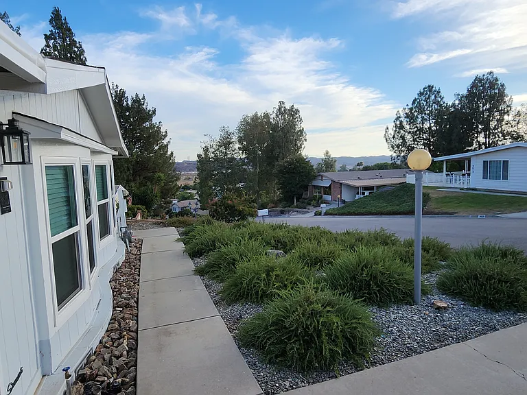 Rosedale Dr — Photo 3