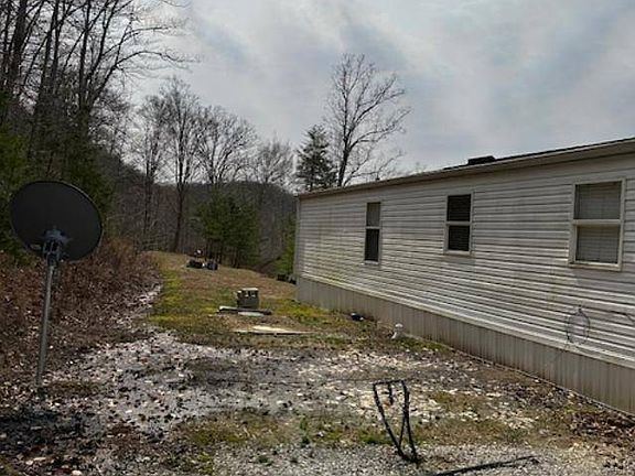 4th image of 239 Howards Creek Rd