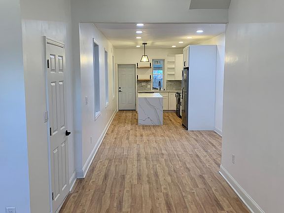 2nd image of 3017 W Susquehanna Ave
