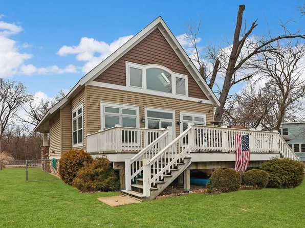 42497 N Forest Ln, Antioch, IL 60002