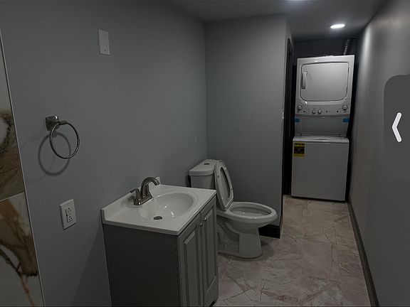 3rd image of 1734 Master St
