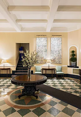 Sold by Compass | media 21