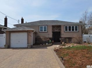 2764 Len Dr, Bellmore, NY 11710