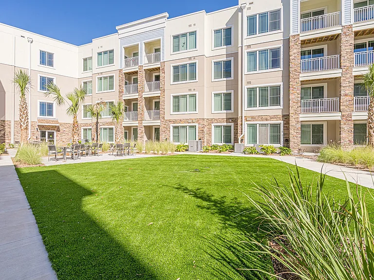 Sandpiper Glen 62+ Apartments — Photo 9
