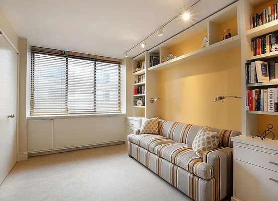Sold by Warburg | media 7
