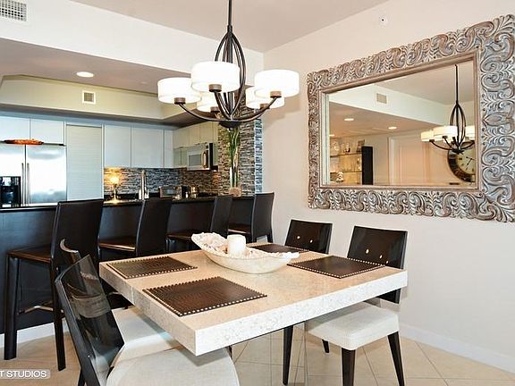 3rd image of 2650 Lake Shore Dr Unit 304