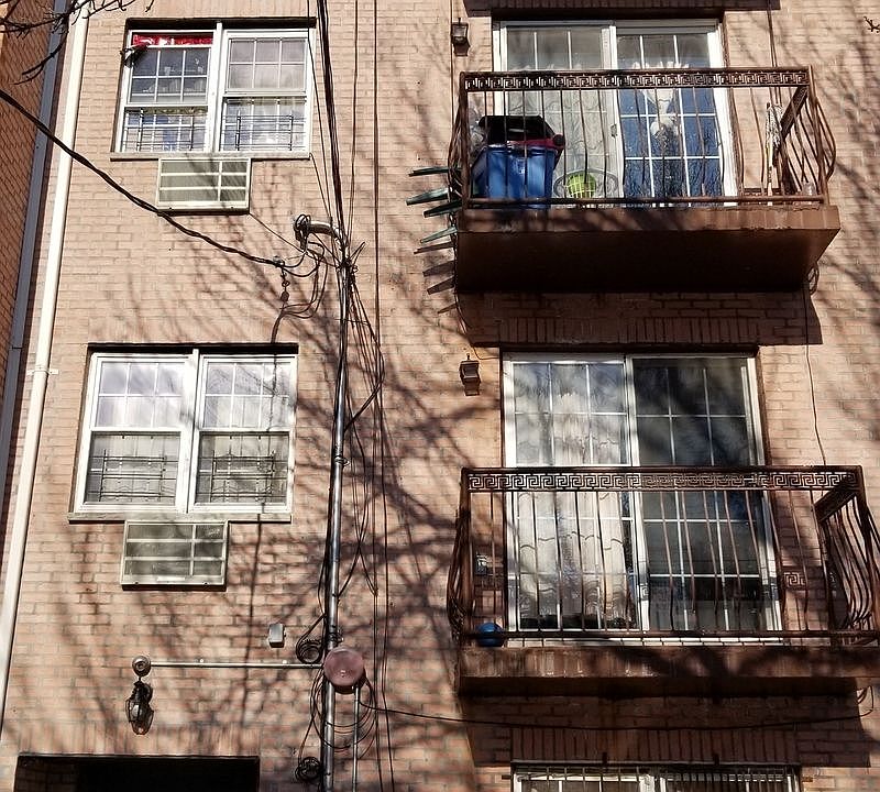 1st image of 172-39 90th Ave